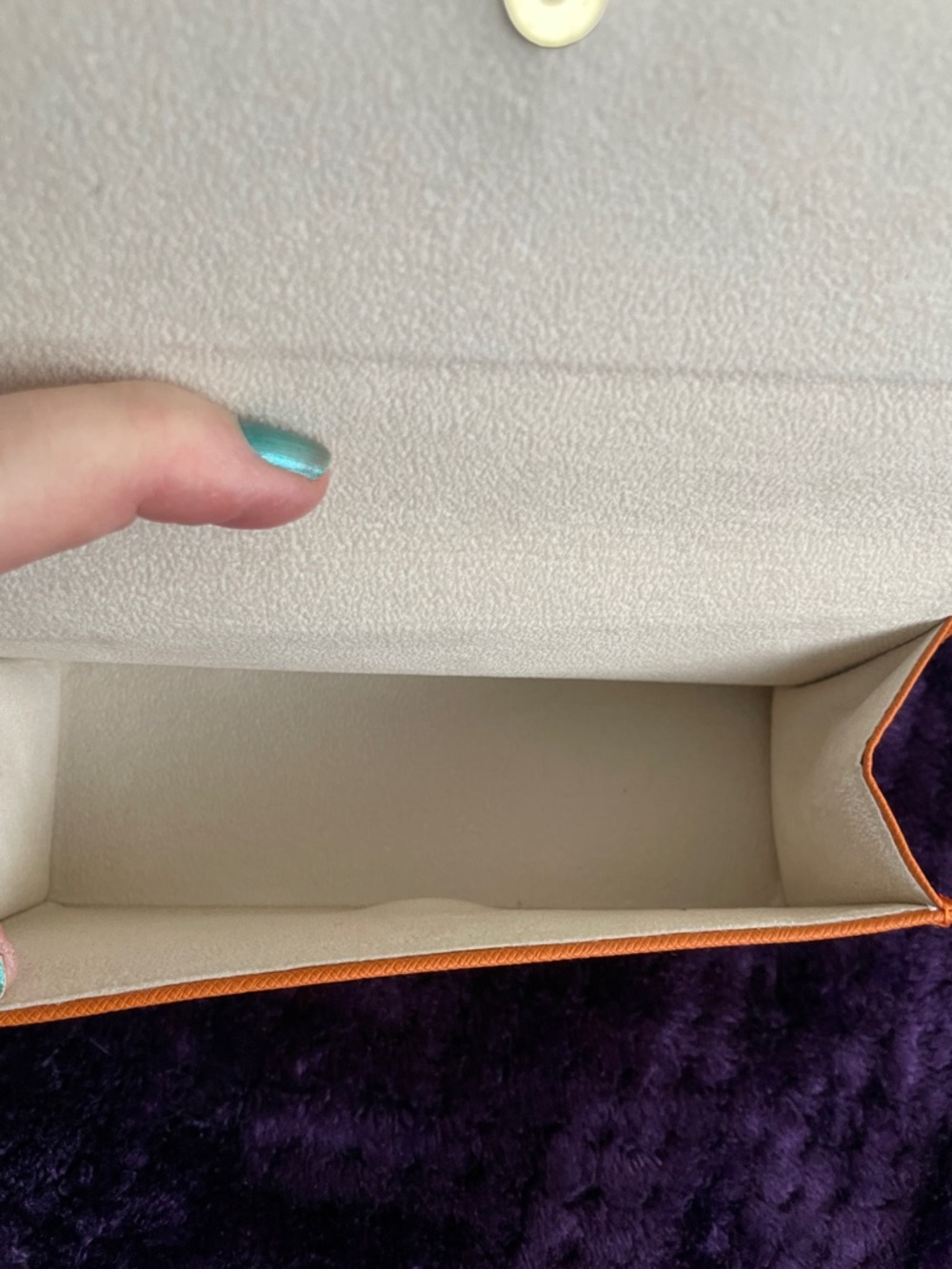 Tory Burch Orange Leather Continental Sunglass Case - Picture 4 of 5